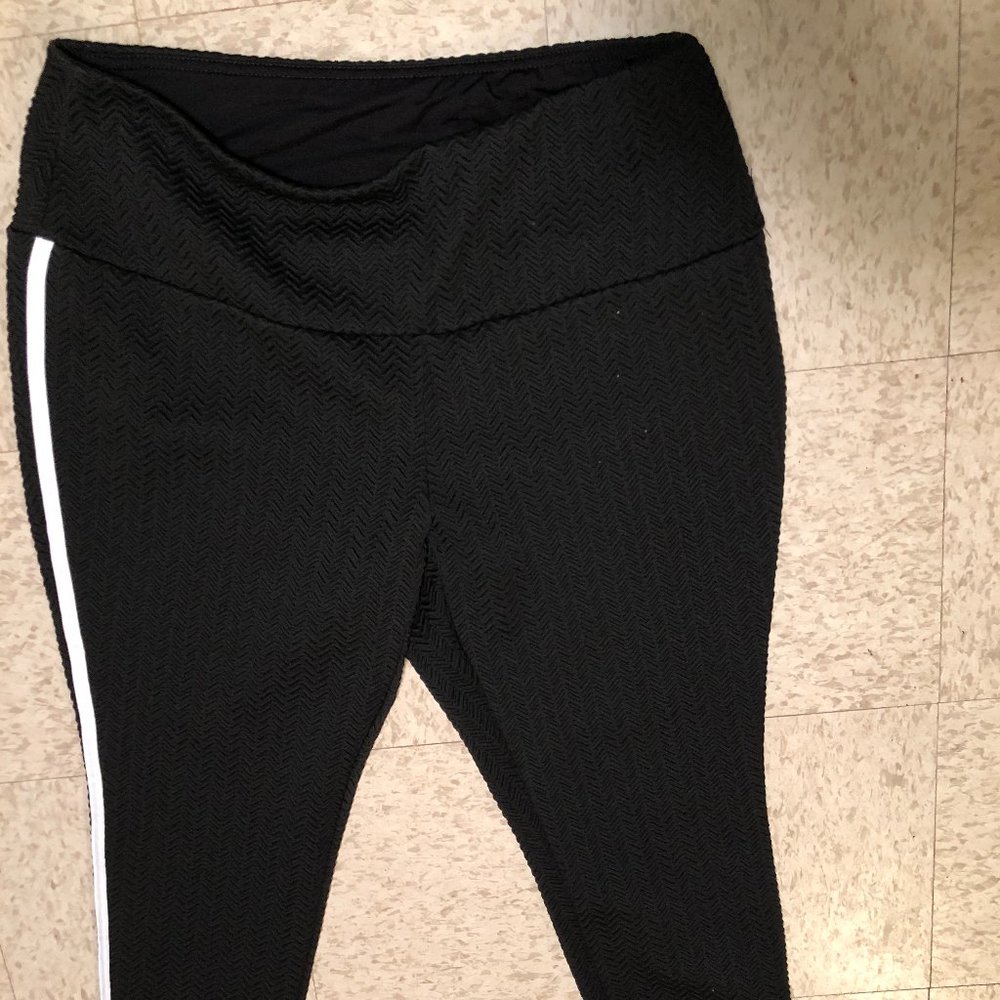 Zenergy by Chicos Moto Leggings